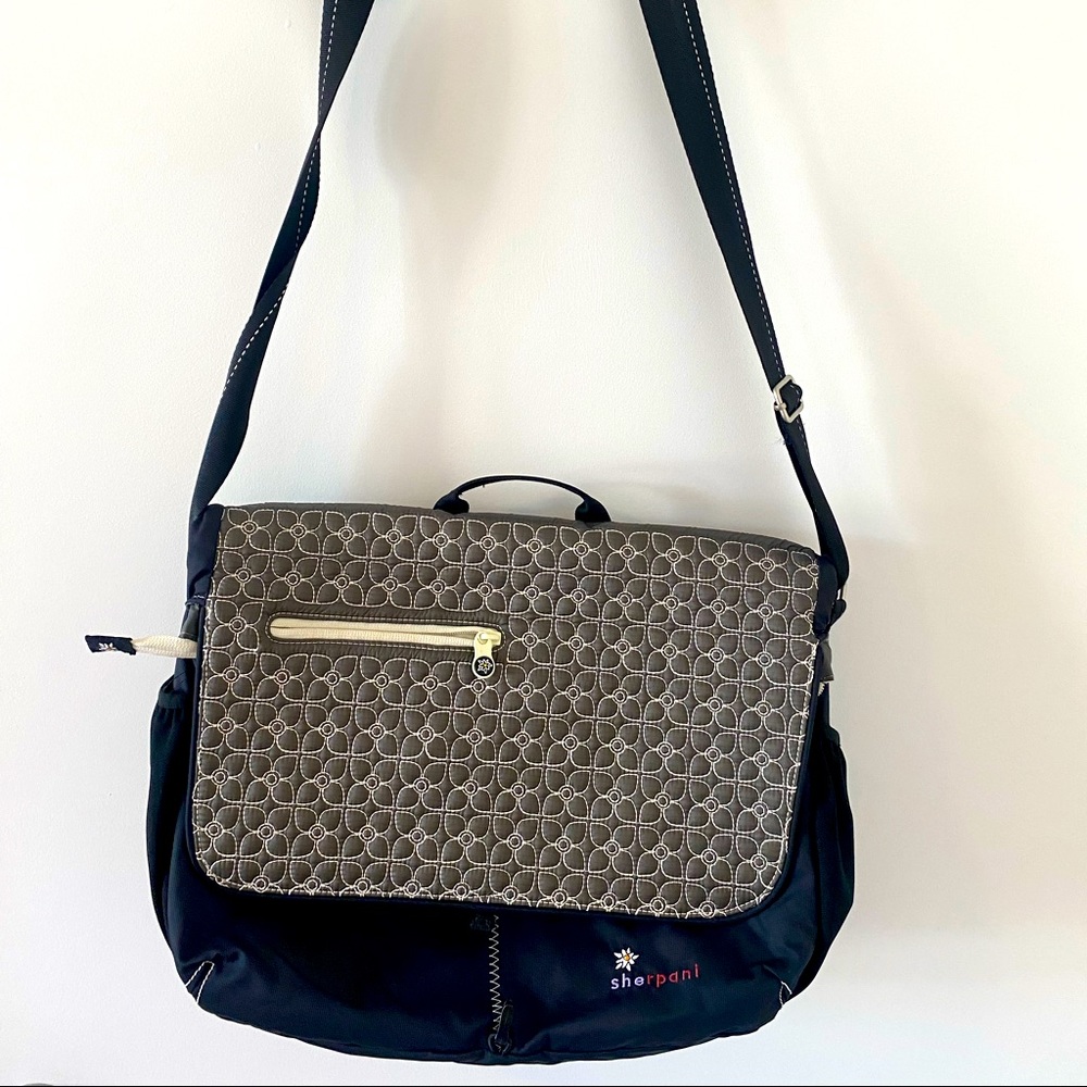 SHERPANI messenger bag like NEW!!!!!